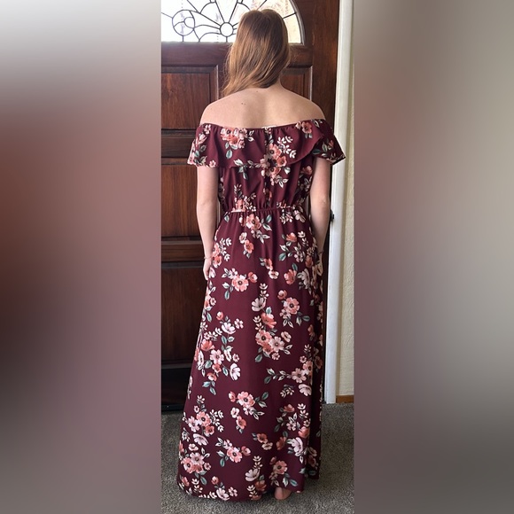 Women’s Dress - Picture 3 of 3